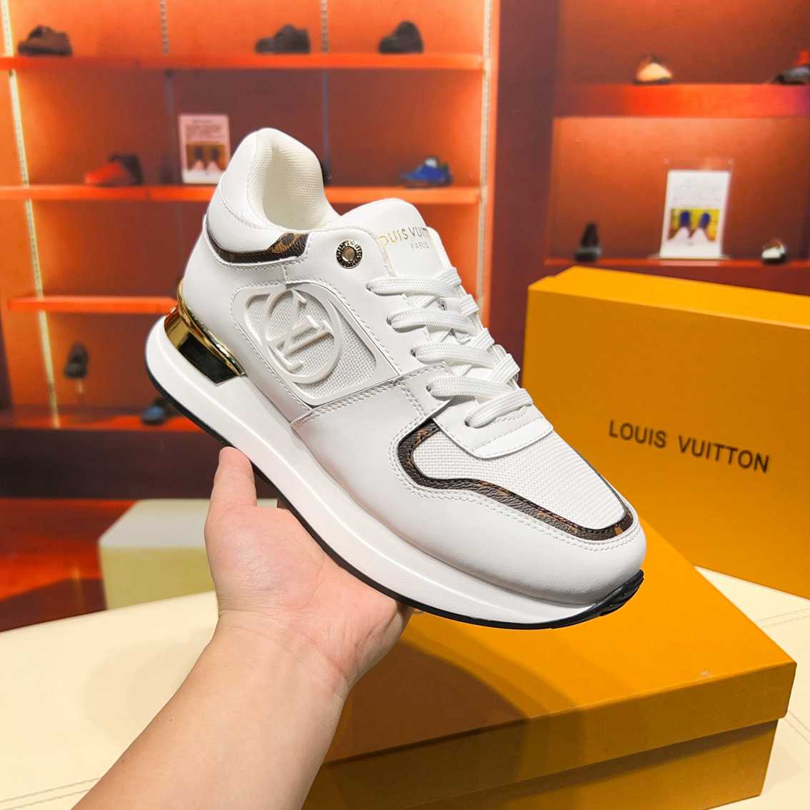 Basket Louis Vuitton Neo Run Away BLANC monograme