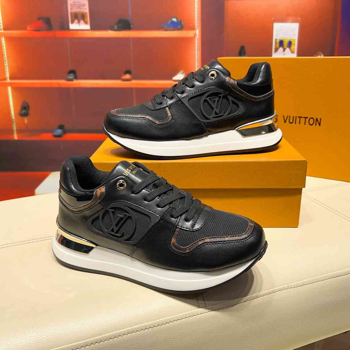 Basket Louis Vuitton Neo Run Away NOIR monograme