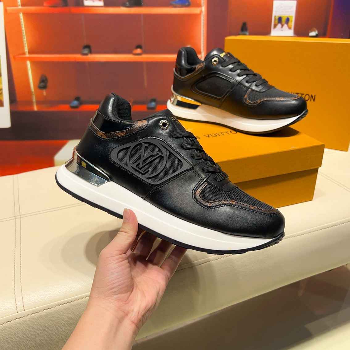 Basket Louis Vuitton Neo Run Away NOIR monograme