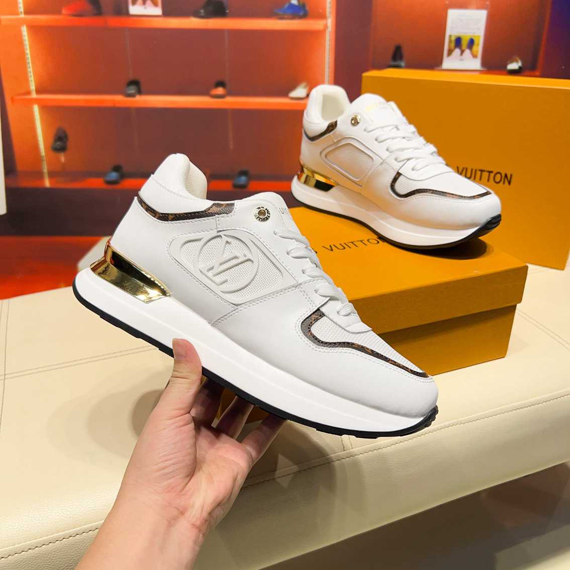 Basket Louis Vuitton Neo Run Away BLANC monograme