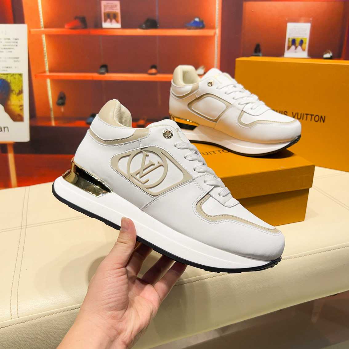 Basket Louis Vuitton Neo Run Away blanc