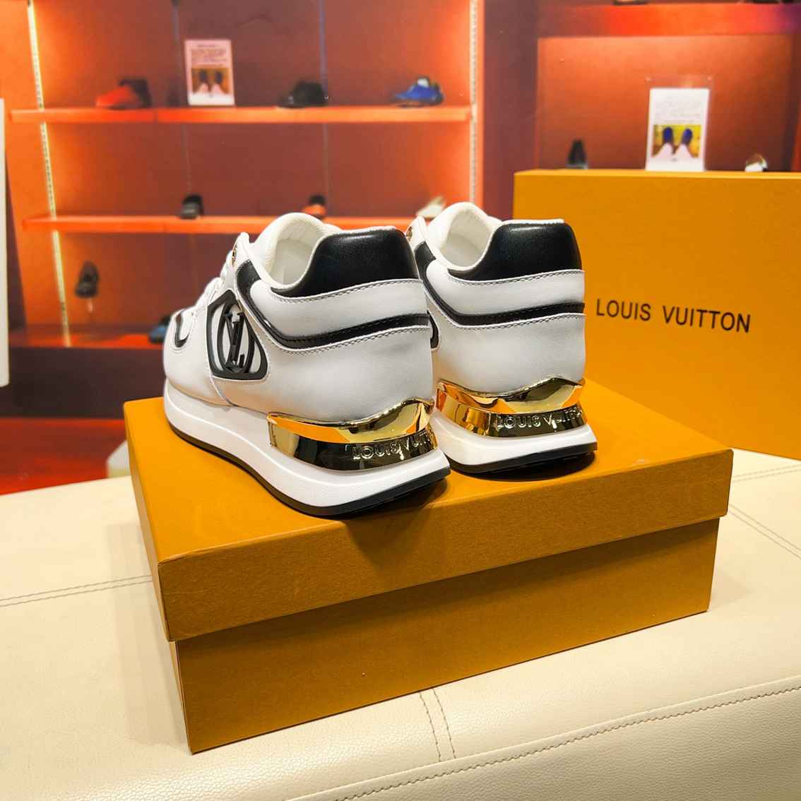 Basket Louis Vuitton Neo Run Away blanc