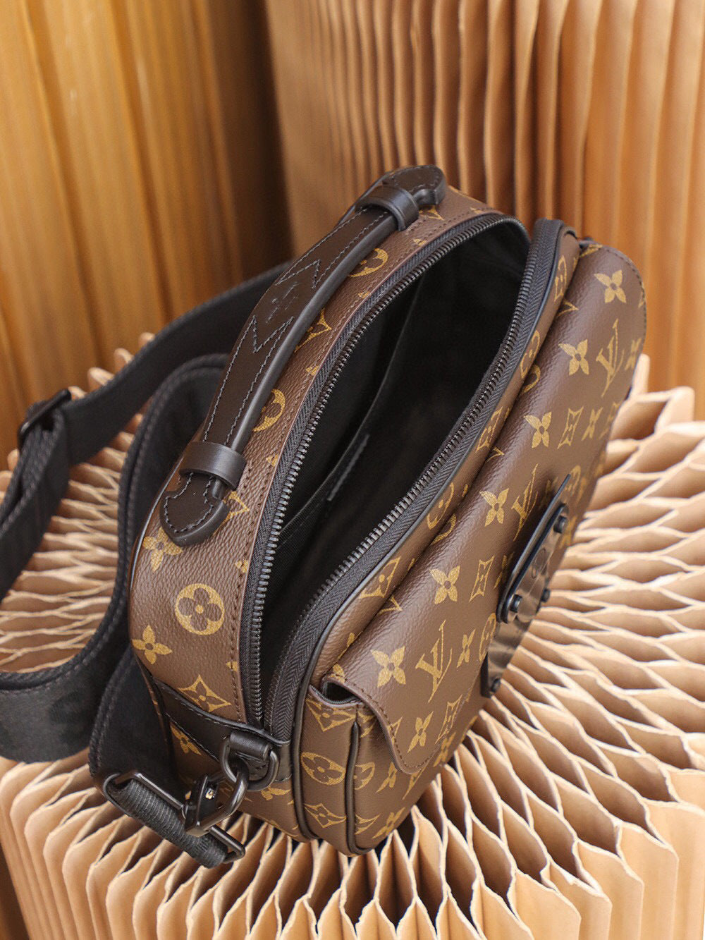 SACOCHE LOUIS VUITTON