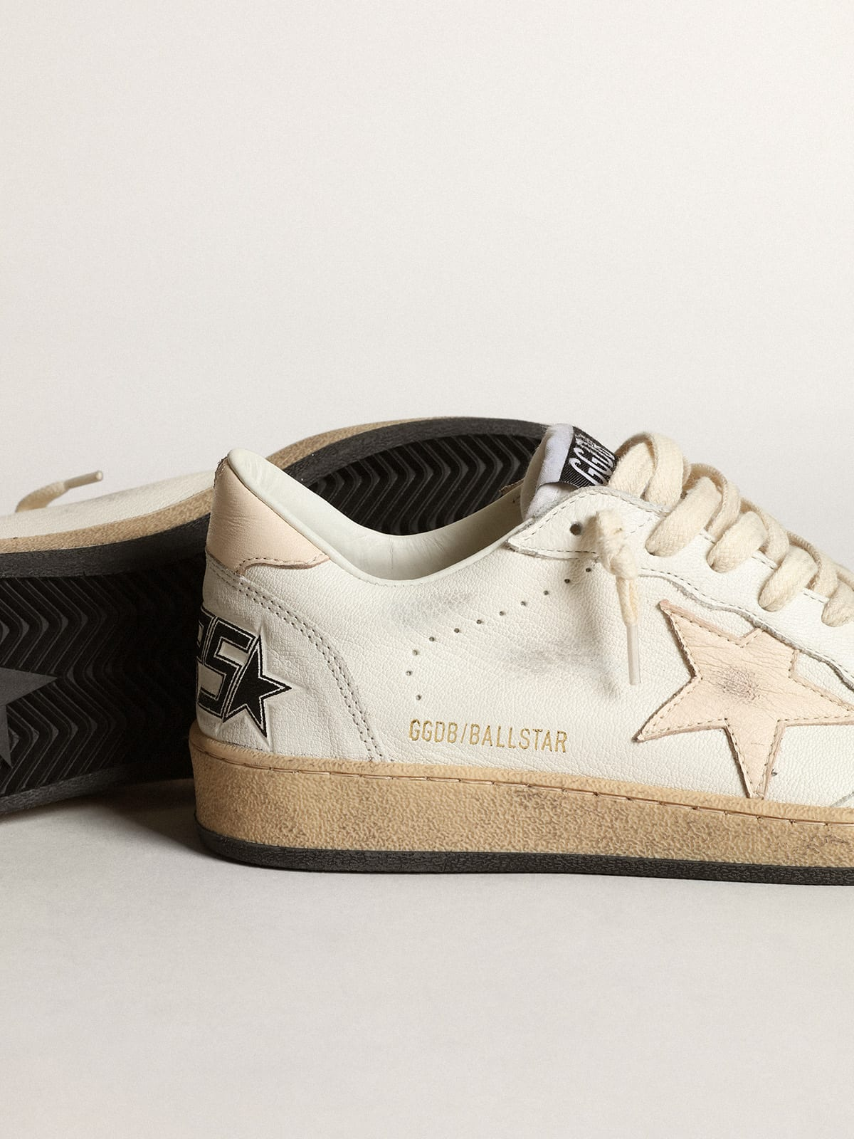 GOLDEN GOOSE Ball Star Ltd In Nappa Bianca Con Stella In Nappa Color Salmone