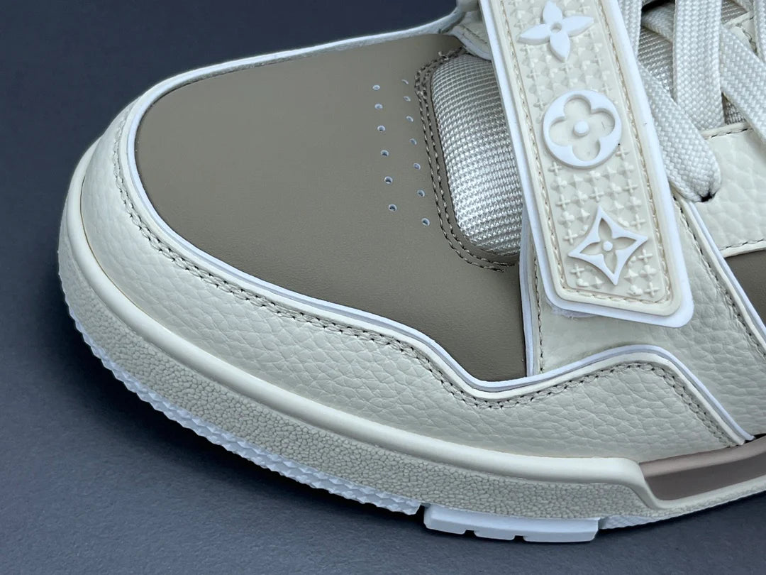 LOUIS VUITTON LV TRAINER SNEAKER BEIGE