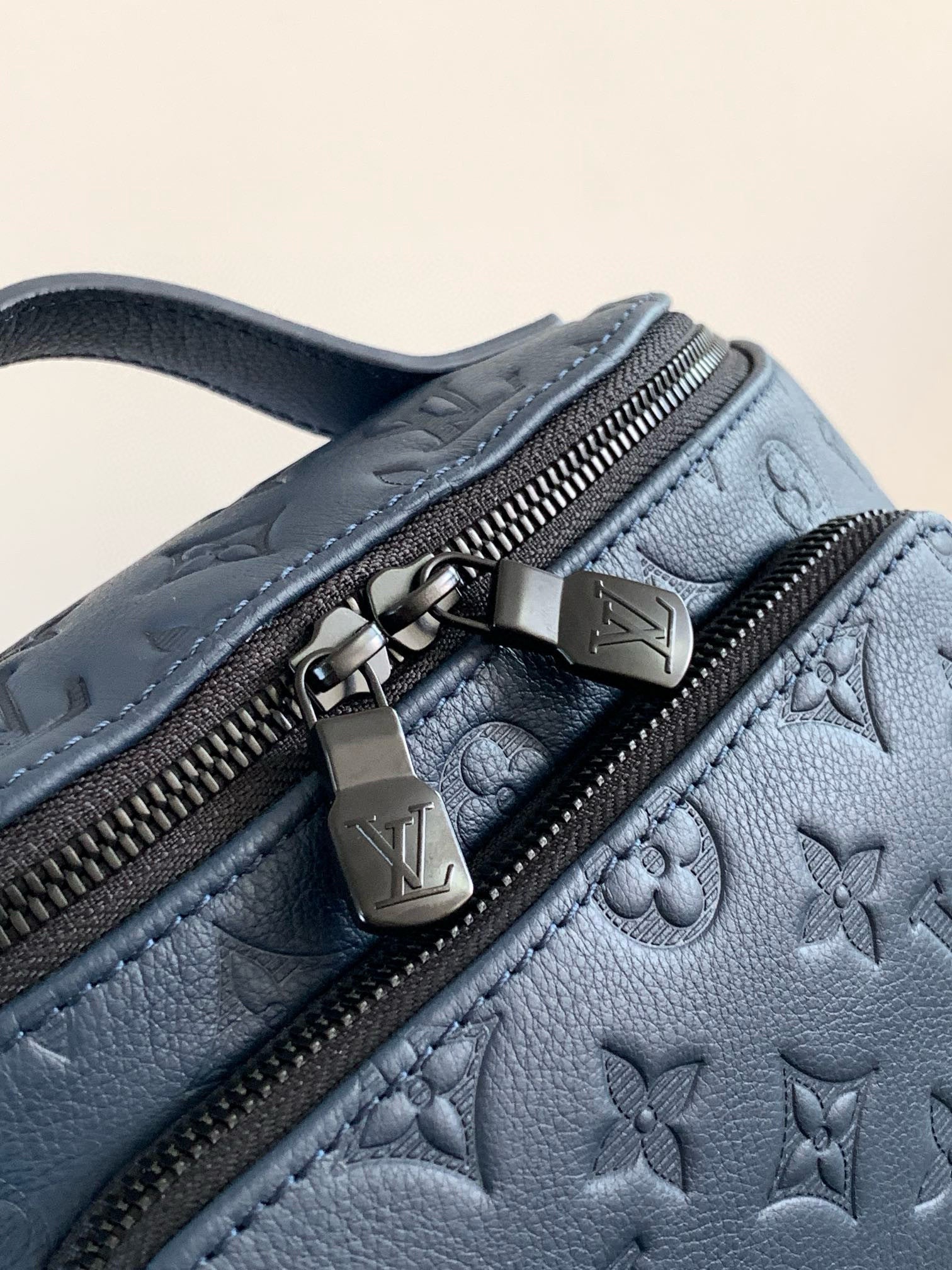 BANANE LOUIS VUITTON