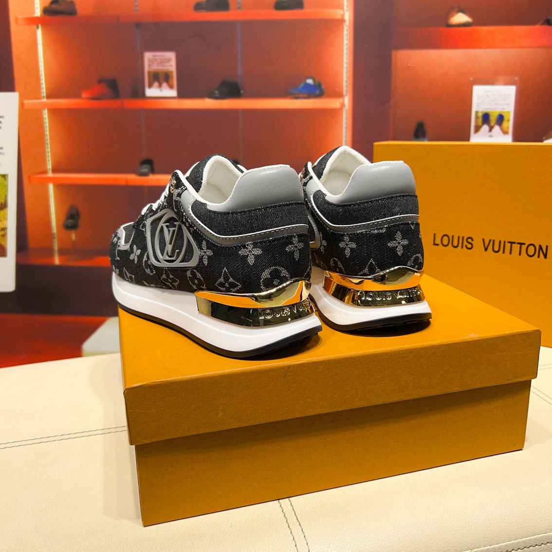 Basket Louis Vuitton Neo Run Away NOIR monograme
