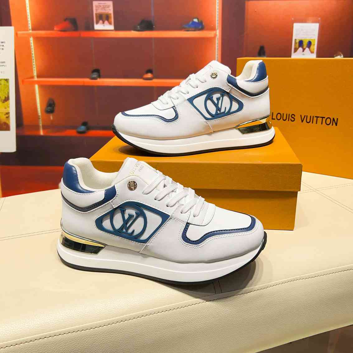 Basket Louis Vuitton Neo Run Away blanc bleue
