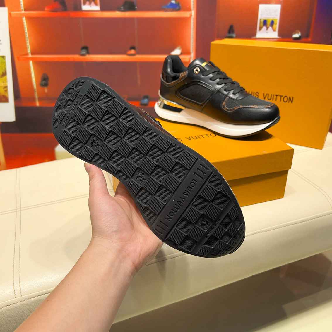 Basket Louis Vuitton Neo Run Away NOIR monograme