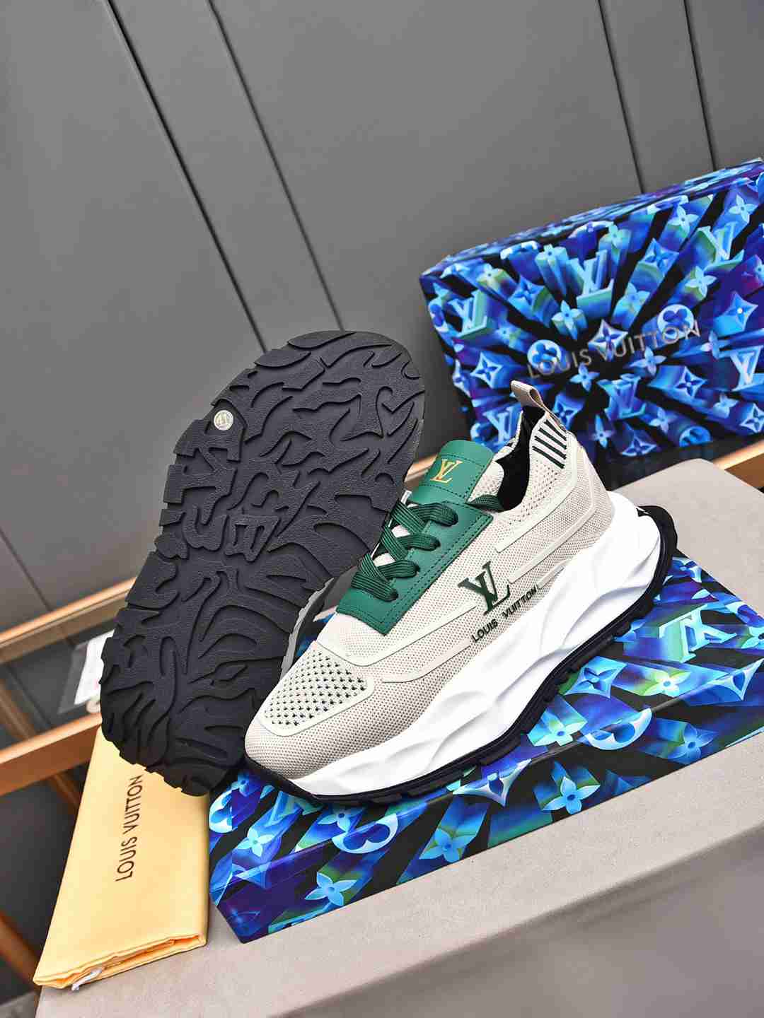 Sneaker LOUIS VUITTON BEIGE VERT