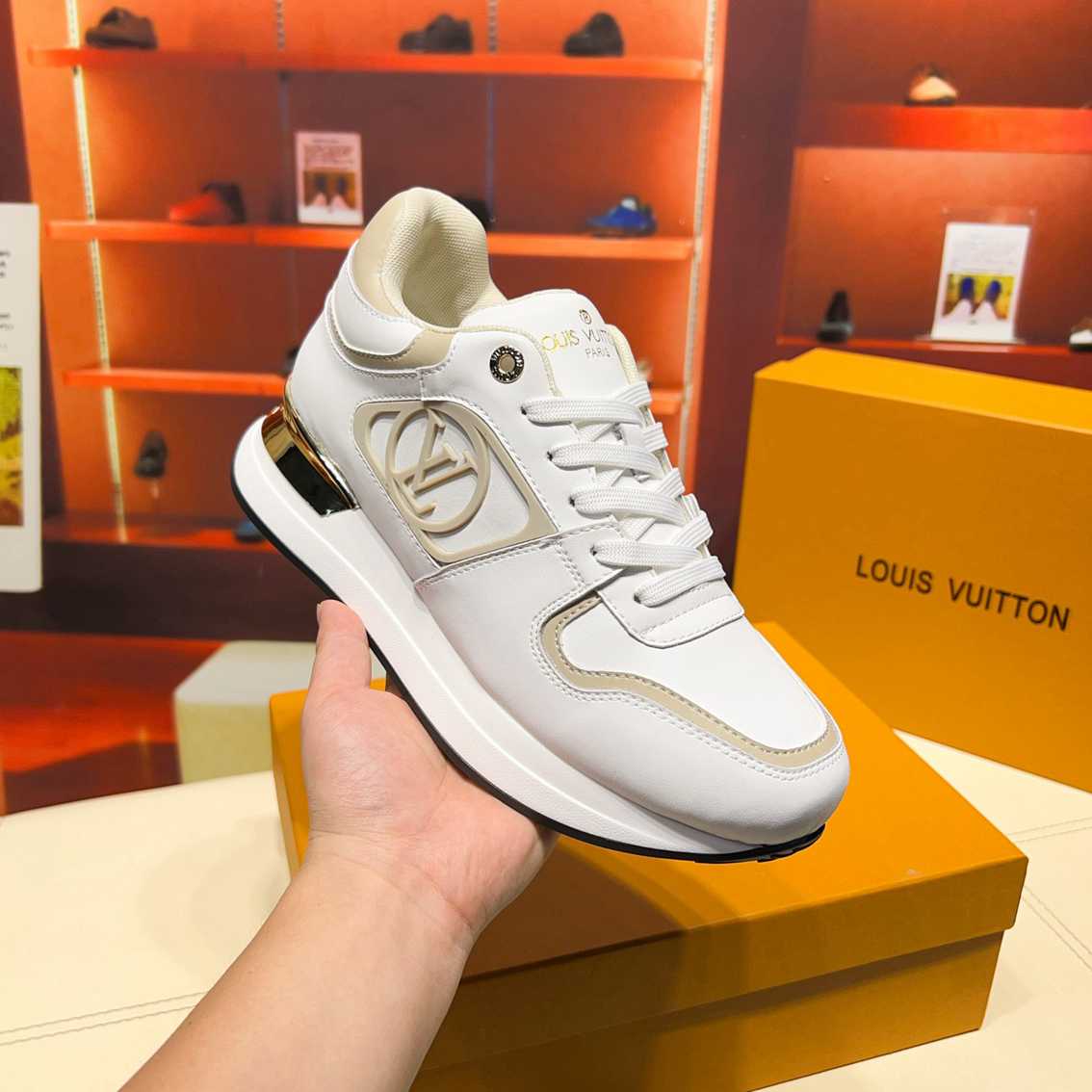 Basket Louis Vuitton Neo Run Away blanc